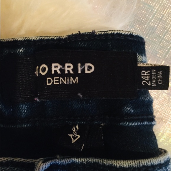 Torrid Acid Wash Stretch 24R Jeans - Picture 2 of 4